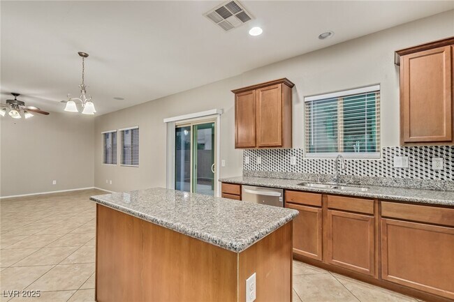 Building Photo - 6714 Boom Town Dr