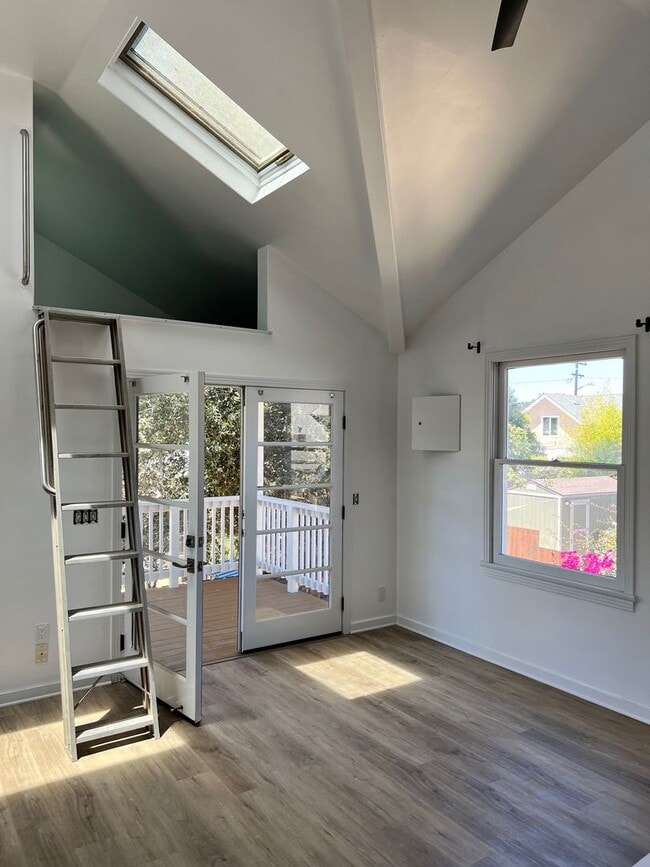 Building Photo - Mulberry Avenue