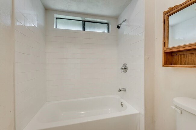 Building Photo - 3702 Lofland Ln