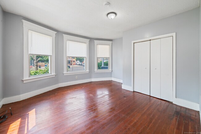 Building Photo - 705 Dixwell Ave