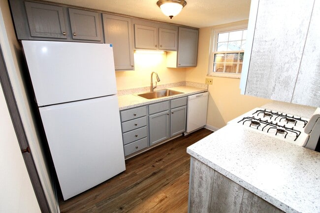 Building Photo - 4825 Dierker Rd