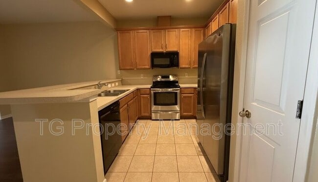 Building Photo - 13492 Sunstone St