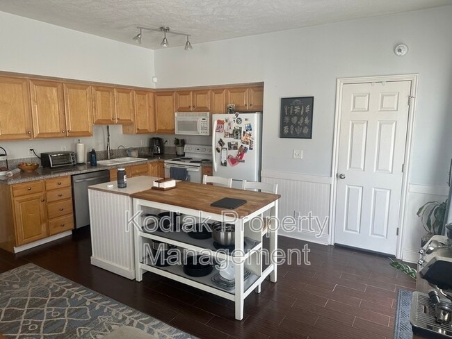 Building Photo - 153 N Bamberger Rd E