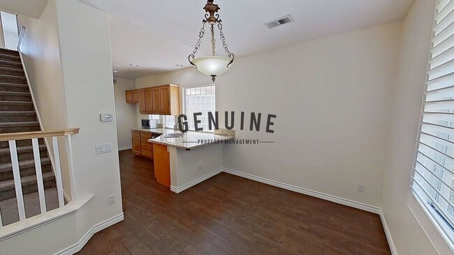 Building Photo - Spacious 3Bd 2.5Ba Home w/Den