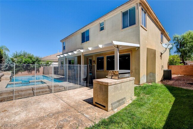 Building Photo - 2411 Winter Cliffs St