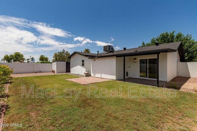 Building Photo - 409 N Arrowhead Dr