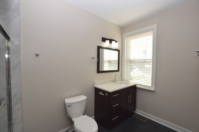 Building Photo - 97 Gates St