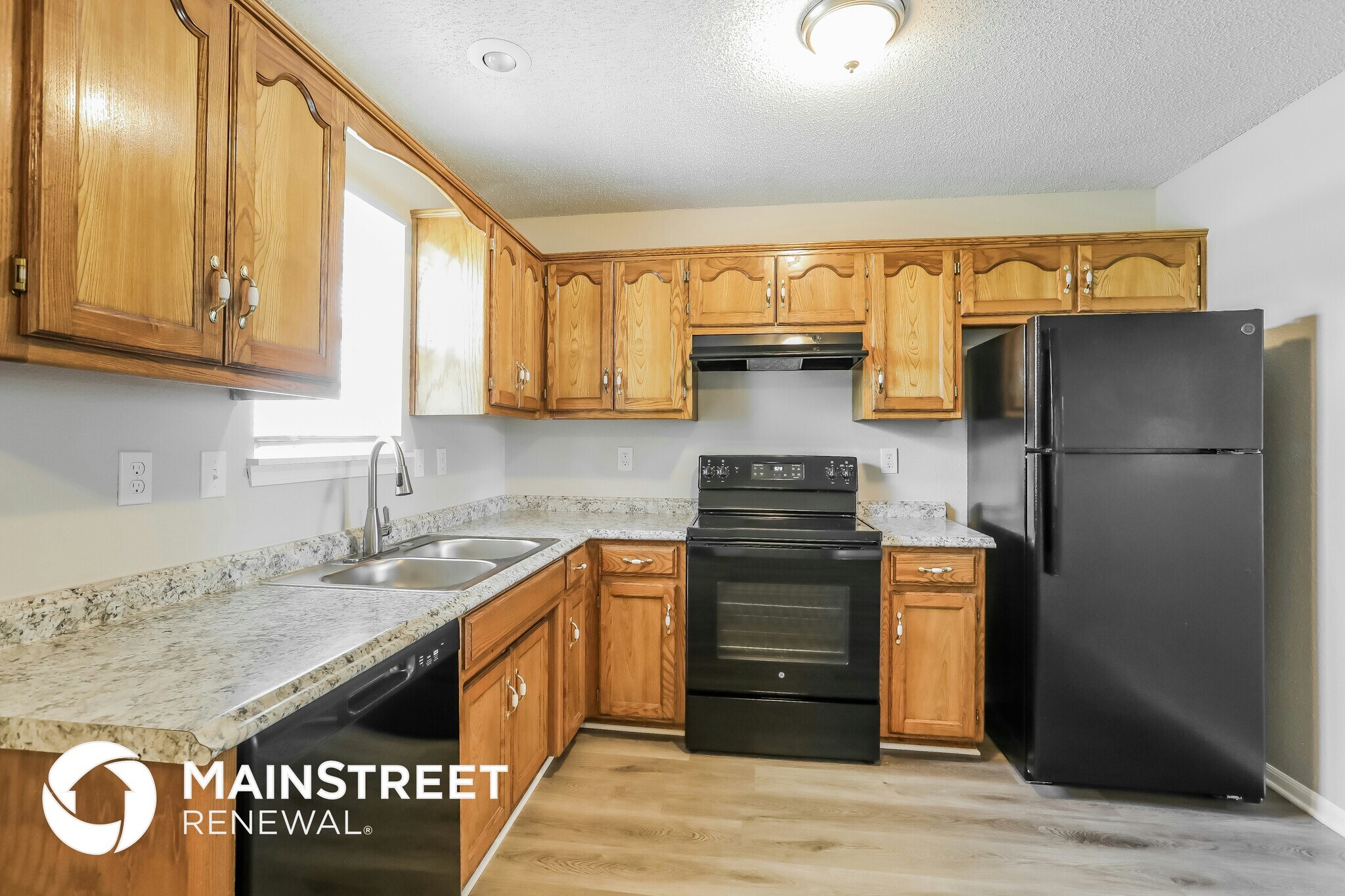 Building Photo - 1024 NE Queens Ct