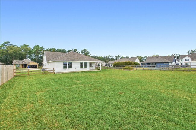 Building Photo - 130 Lk Wy Cir