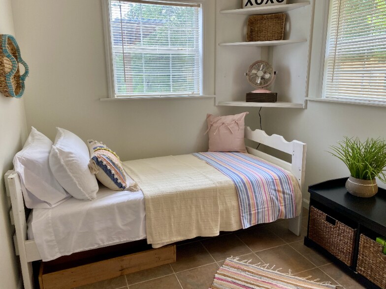 Building Photo - 21829 Pompano Ave