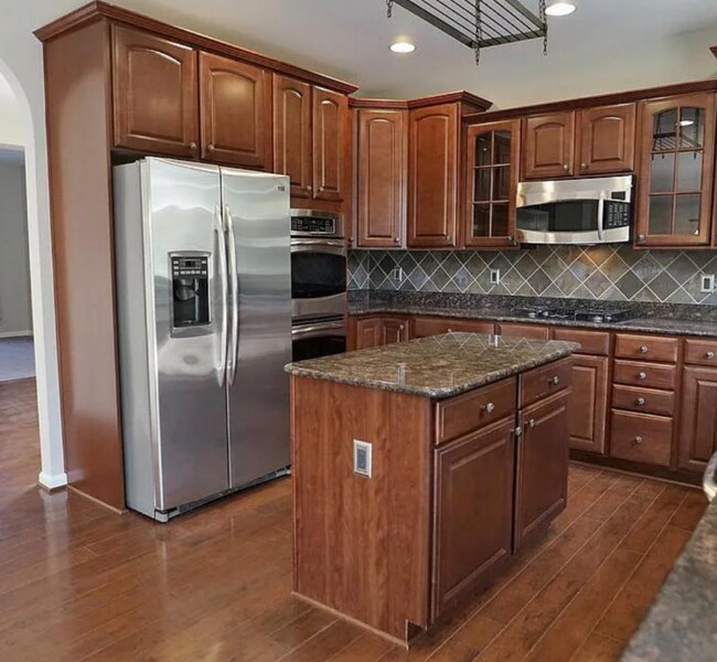 Building Photo - 46123 Gooseneck Dr