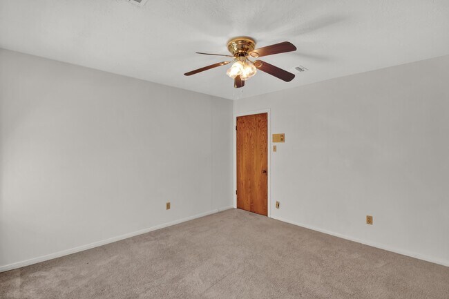 Building Photo - 5703 Havenwoods Dr