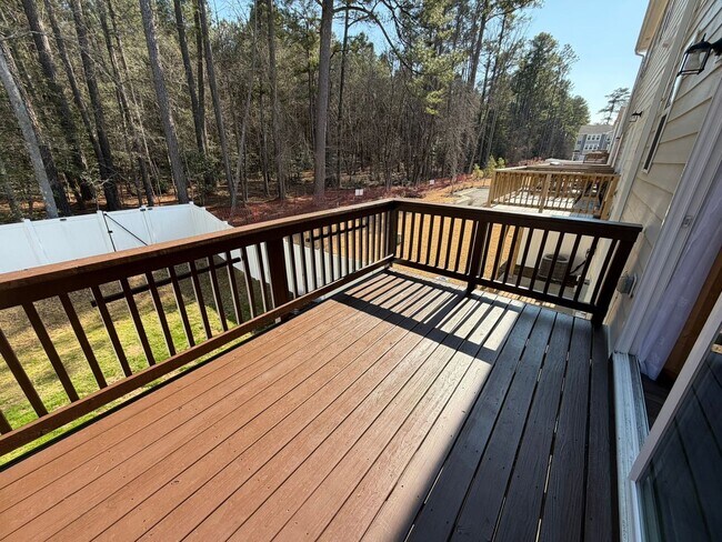 Building Photo - Spacious townhome in Riverwalk