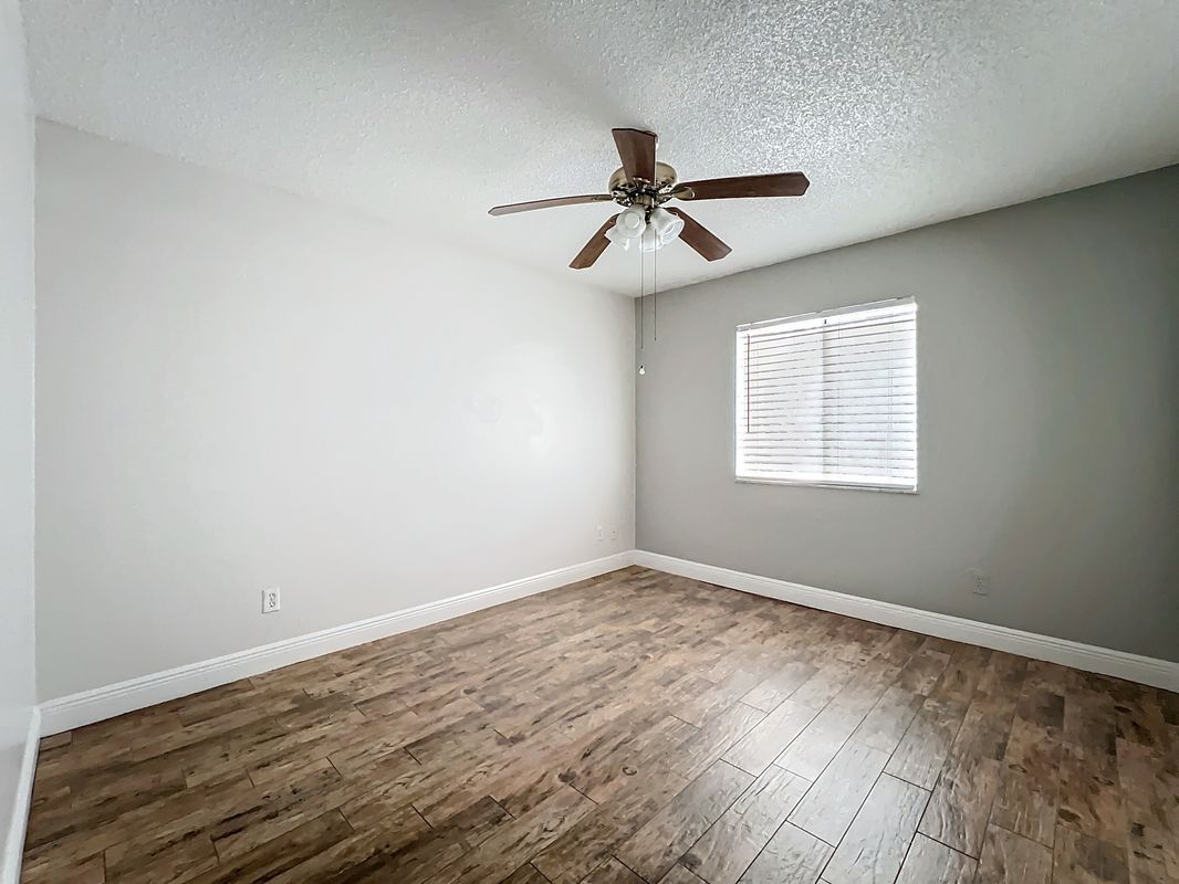 Building Photo - 163 Springwood Cir