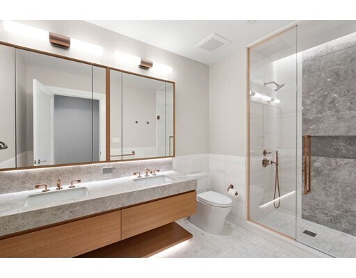 Building Photo - 45 Temple St