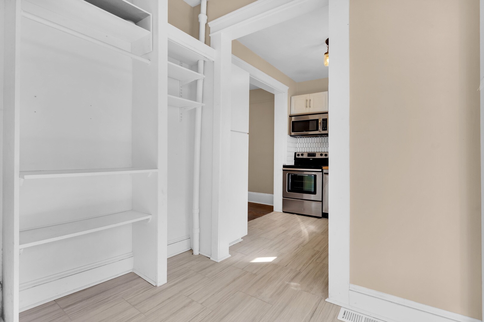 laundry room/pantry - 1050 Tilden St NW