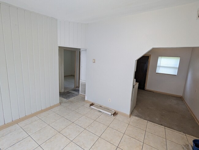 Building Photo - 1710 Rose Blvd