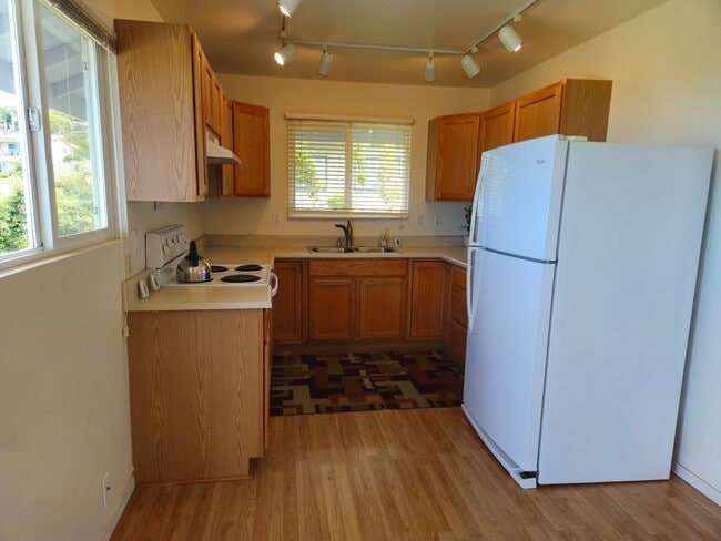 Building Photo - 40 Huina Pl