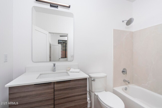 Building Photo - 4220 N 32nd St