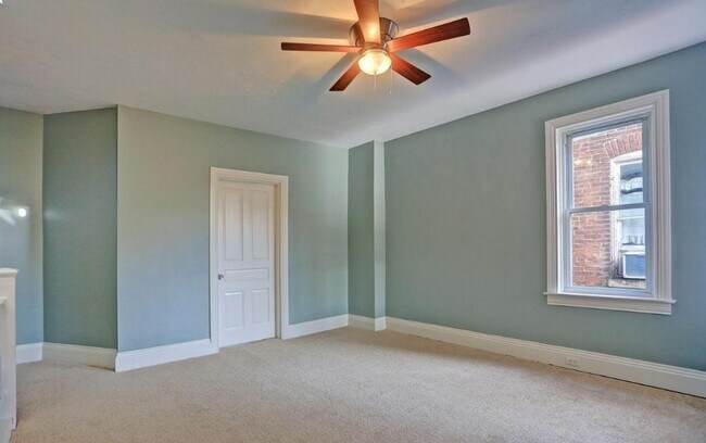 Building Photo - Spacious 4 Bedroom, 1 Bath Home in York, Pa!