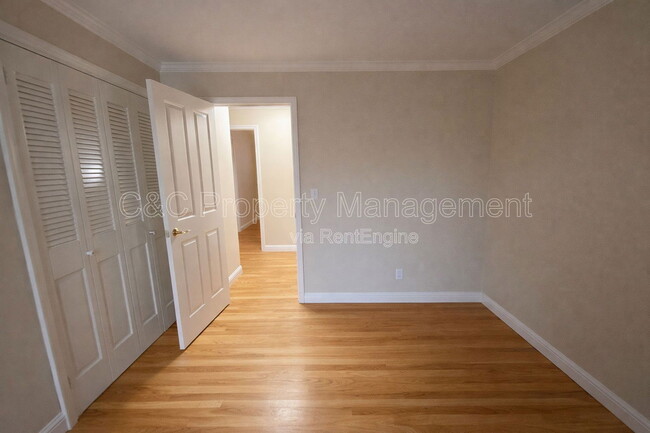 Building Photo - 7132 Bark Ln