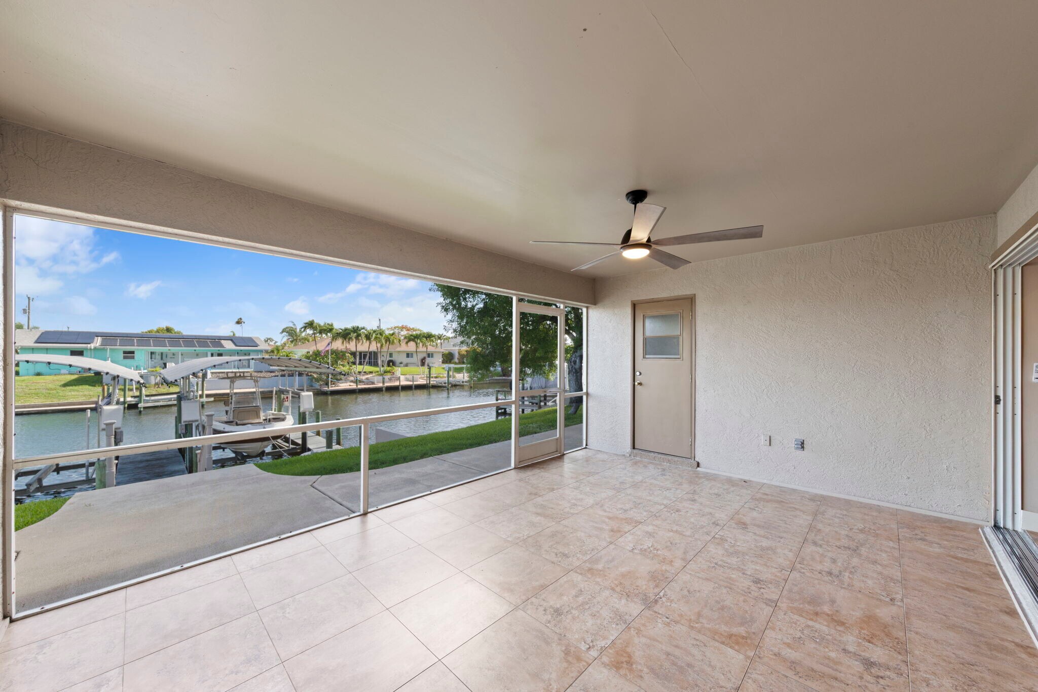 Building Photo - 409 SW 47th Ter
