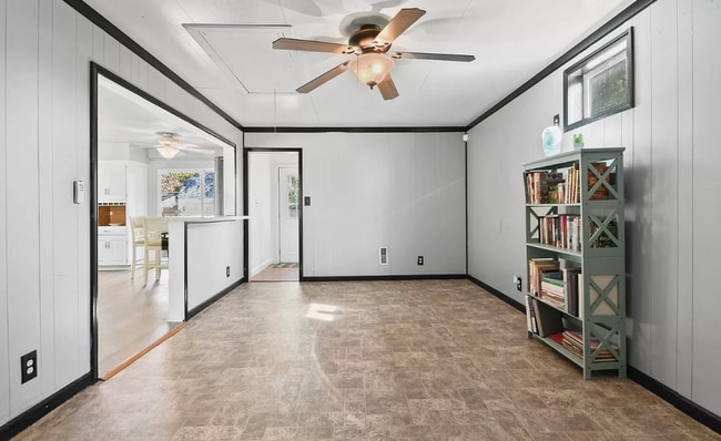 Building Photo - 300 Willow Glen Way