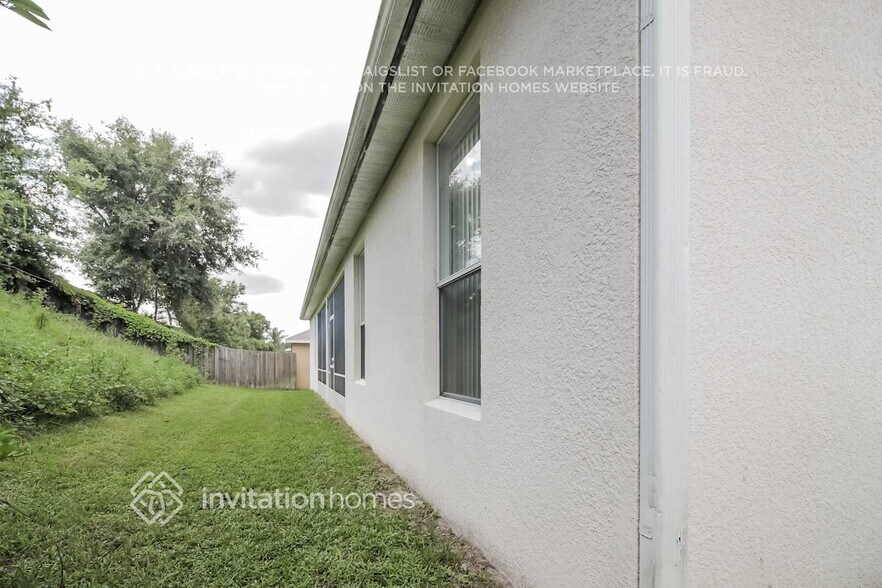 Building Photo - 305 Oak Springs Dr