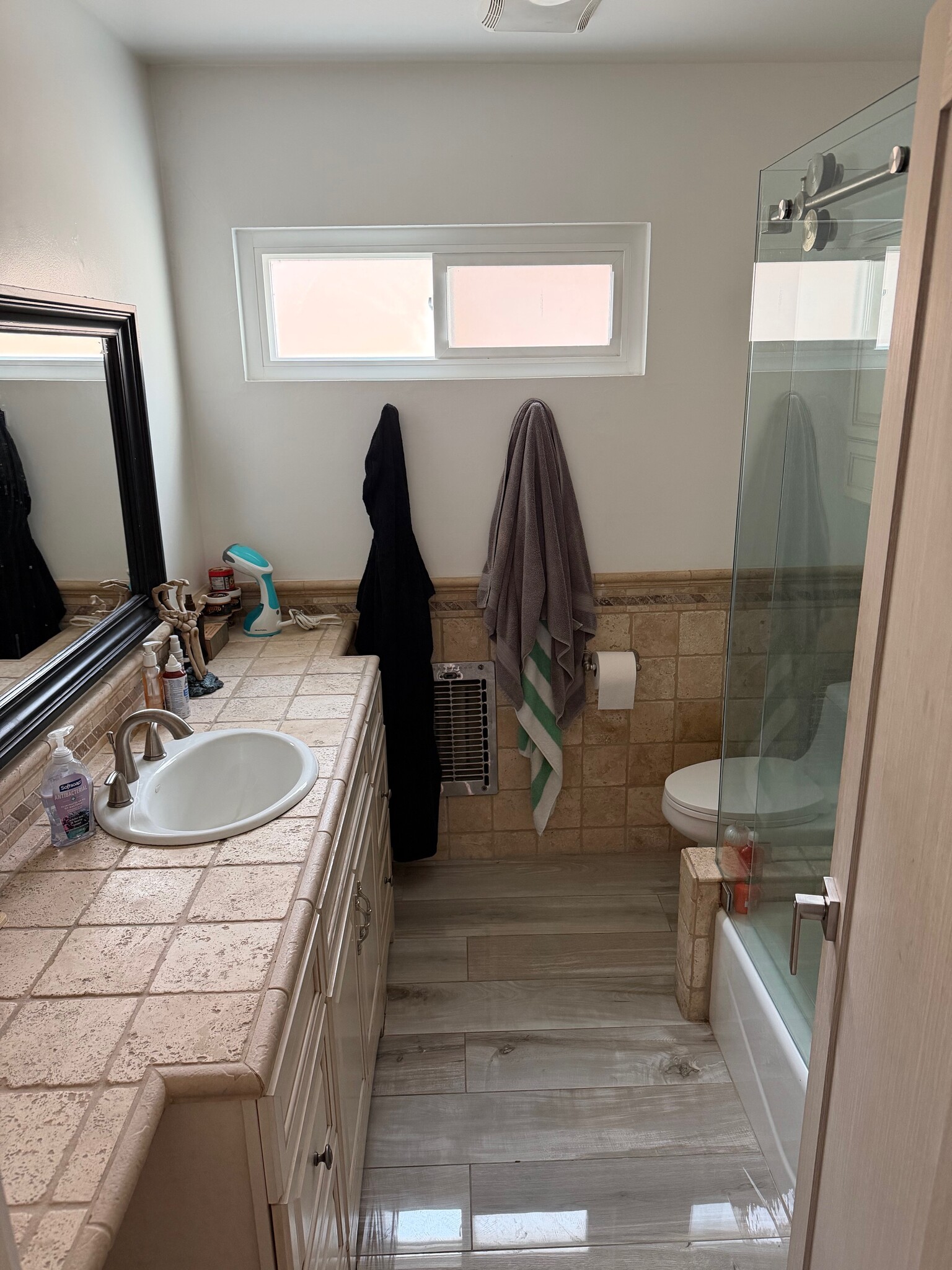 Building Photo - 2396 Redlands Dr