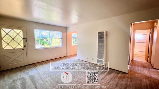 Building Photo - Spacious top floor 2 bedroom, walking dist...