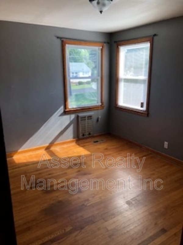 Building Photo - 2118 McClung Ave