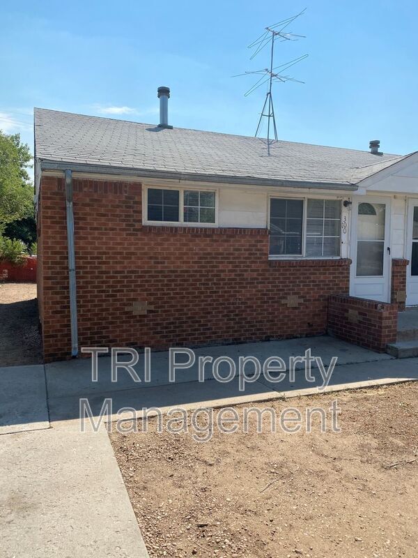 Building Photo - 300 16th Ave Ct