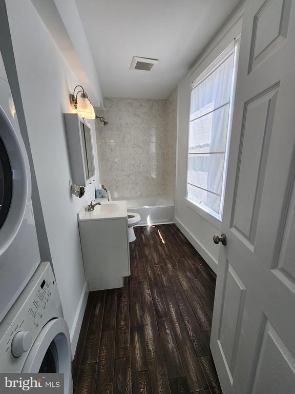 Building Photo - 1908 Darby Rd