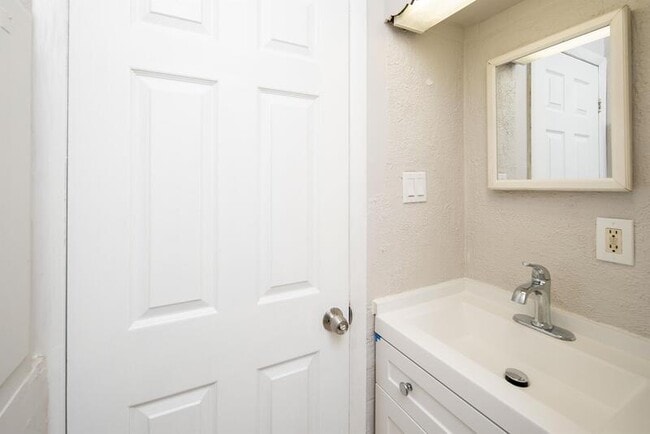 Building Photo - 53 Main St