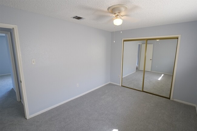 Building Photo - 19403 Long Lake Dr