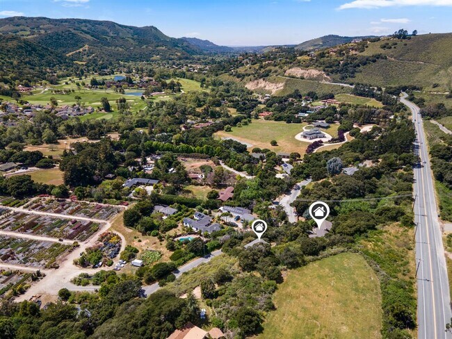 Building Photo - Available Now – Beautiful Carmel Valley Home in Carmel School District