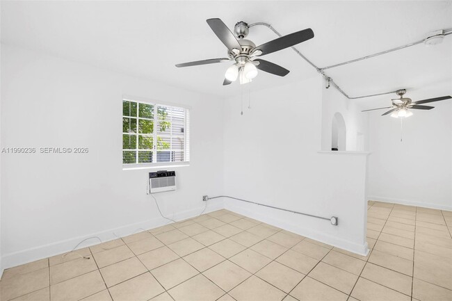 Building Photo - 1563 SW 2nd St