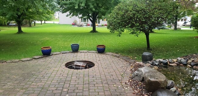 Building Photo - Pet-Friendly 3BR - 1/3.4 House in Apple Va...