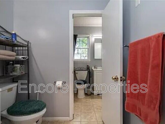 Building Photo - 2141 Stonehaven Rd