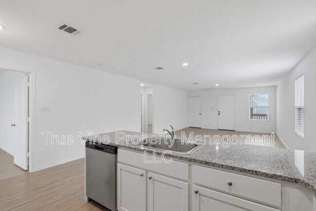 Building Photo - 7119 Satellite Wy