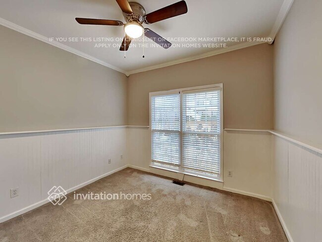 Building Photo - 1911 Ascot Terrace NW