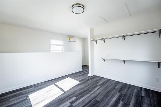 Building Photo - 1357 Finley St NE