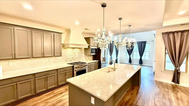 Building Photo - 10012 Adagio Cv