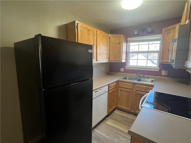 Building Photo - 802 W Tahlequah St