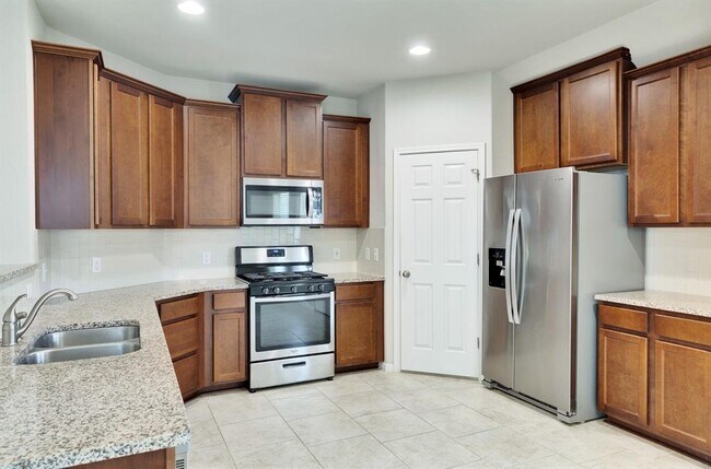 Building Photo - 145 Pine Island Ln