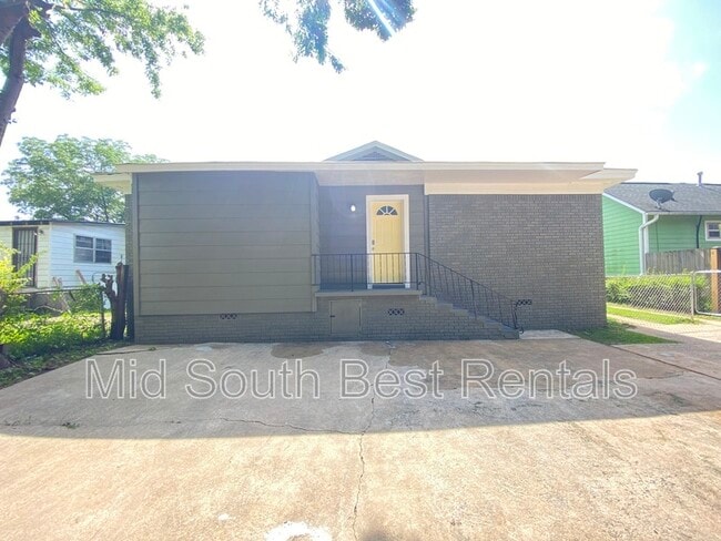 Building Photo - 1008 S Cross St