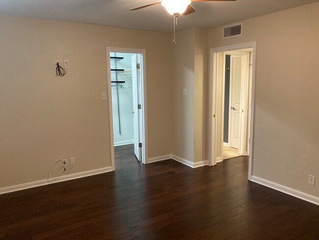 Building Photo - 100 Lorenz Rd