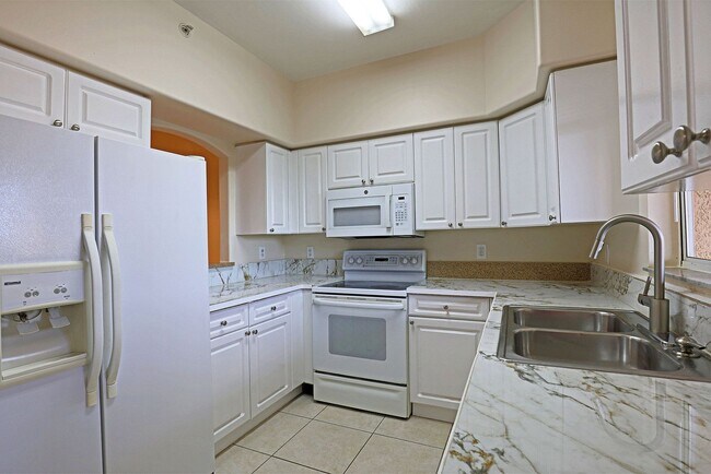 Building Photo - Villas at Venezia 4175-206