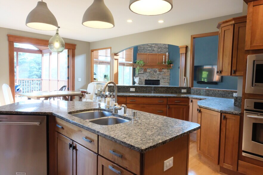 Building Photo - 1310 Hanover Ct