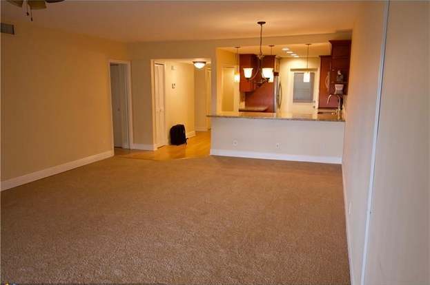 Building Photo - 3050 N Palm Aire Dr